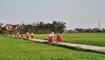 Экскурсия по сельской местности Хойана на электрическом скутере